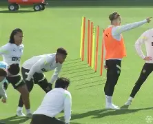 南宫app下载-刚刚！波尔图豪取连胜备战荷甲山东男篮复出首秀备战欧冠，冲刺阶段里昂调整名单以备欧篮联 